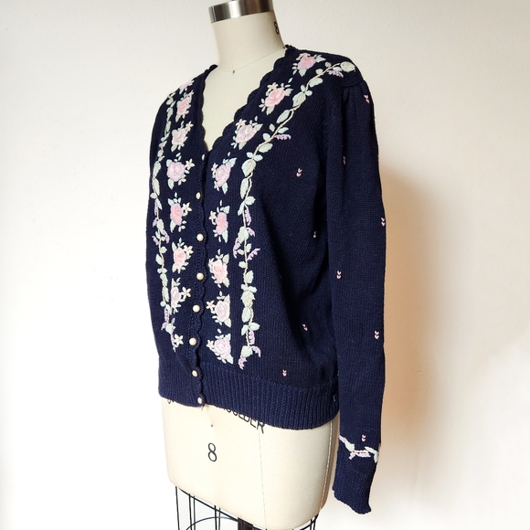 Vintage Cottagecore Hand Embroidered 80s 90s Floral Grandma Cardigan Sweater - Picture 5 of 15